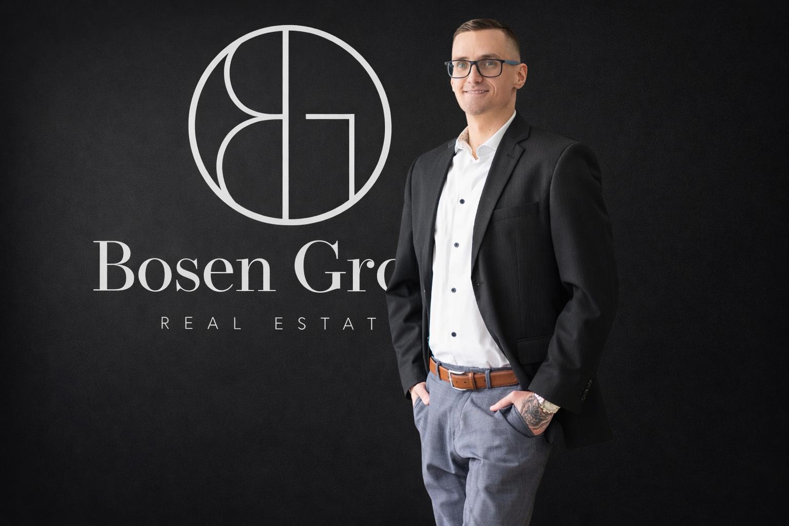 Portrét realitného makléra Jakuba Olšu